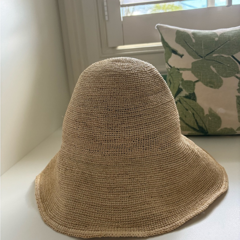 Janessa Leone teagan bucket hat